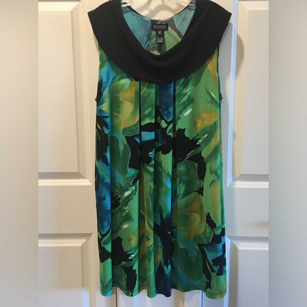 Enfocus Woman 20W Sleeveless Vintage Art Deco Soft Pleated Front Colorful Dress